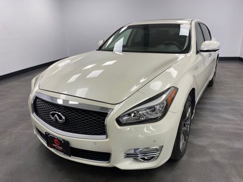 Used 2016 INFINITI Q70 L 3.7 w/ Deluxe Touring Package image 2