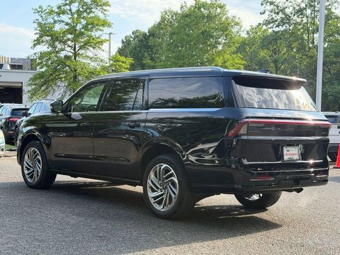 Used 2025 Lincoln Navigator L Reserve AWD/4WD image 5