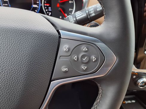 Used 2023 Chevrolet Traverse Premier AWD/4WD image 14