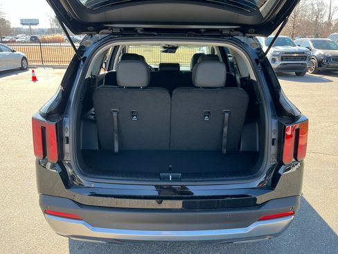 New 2026 Kia Sorento S image 6