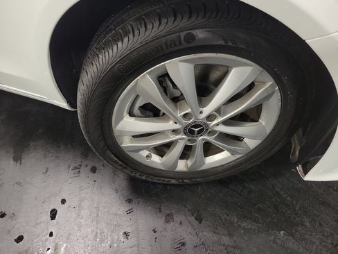 Used 2019 Mercedes-Benz C 300 4MATIC Sedan image 10