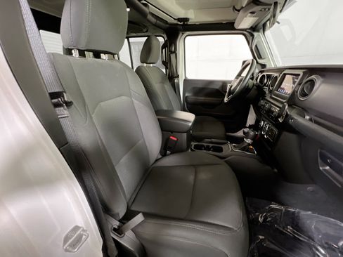 Used 2022 Jeep Gladiator Willys image 25