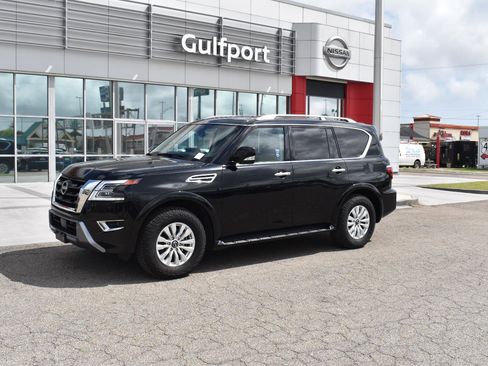 Used 2024 Nissan Armada SV image 2