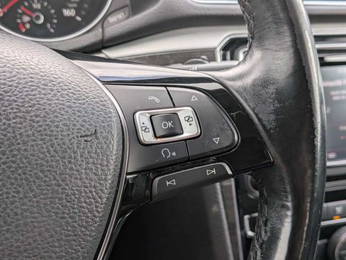 Used 2018 Volkswagen Passat 2.0T SE FWD image 25