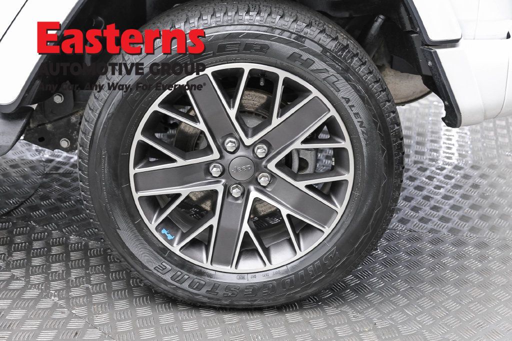 Used 2023 Jeep Wrangler Unlimited Sahara AWD/4WD image 10