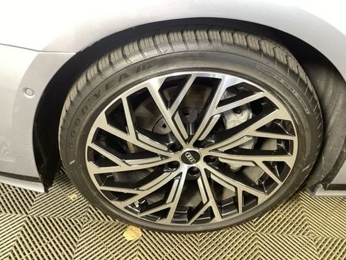 Certified 2023 Audi A8 L 3.0T image 8
