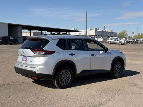 Used 2024 Nissan Rogue S image 6