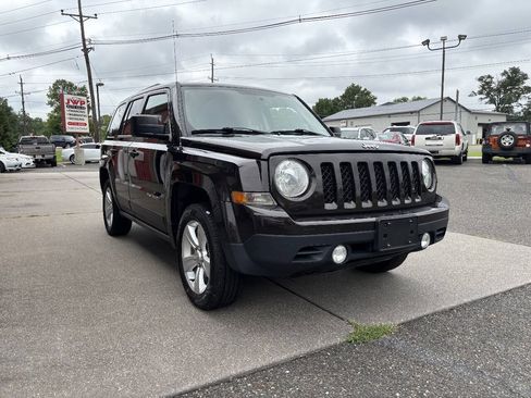 Used 2014 Jeep Patriot Latitude AWD/4WD image 4