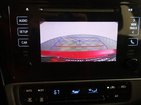 Used 2019 Toyota Corolla LE image 32