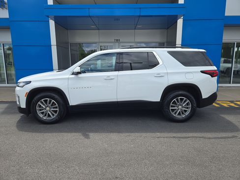 Used 2023 Chevrolet Traverse LT w/ LPO, Floor Liner Package AWD/4WD image 6