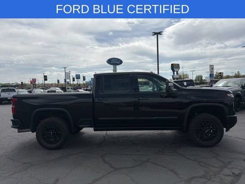 Used 2024 Chevrolet Silverado 2500 High Country w/ Midnight Edition AWD/4WD image 4