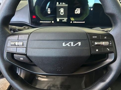 Used 2025 Kia K4 FWD image 20