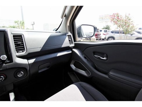 Certified 2024 Nissan Frontier SV w/ Technology Package image 8