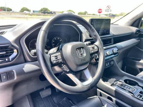 Certified 2025 Honda Pilot EX-L image 15