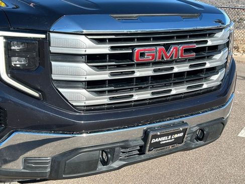 Used 2023 GMC Sierra 1500 SLE image 30