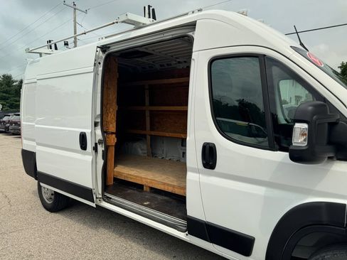 Used 2023 RAM ProMaster 3500 w/ Premium Appearance Group FWD image 29