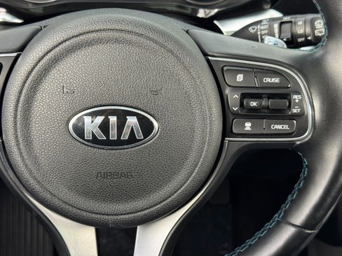 Used 2021 Kia Niro EX Premium w/ Cold Weather Package image 20