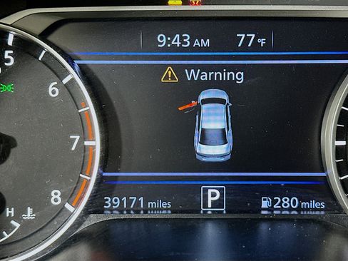 Used 2025 Nissan Altima 2.5 SV FWD image 19