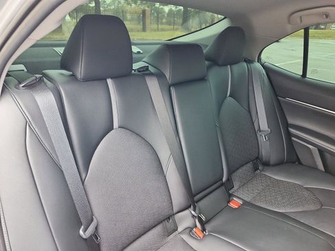 Used 2022 Toyota Camry XSE image 8