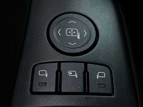 Used 2020 GMC Yukon XL Denali image 44