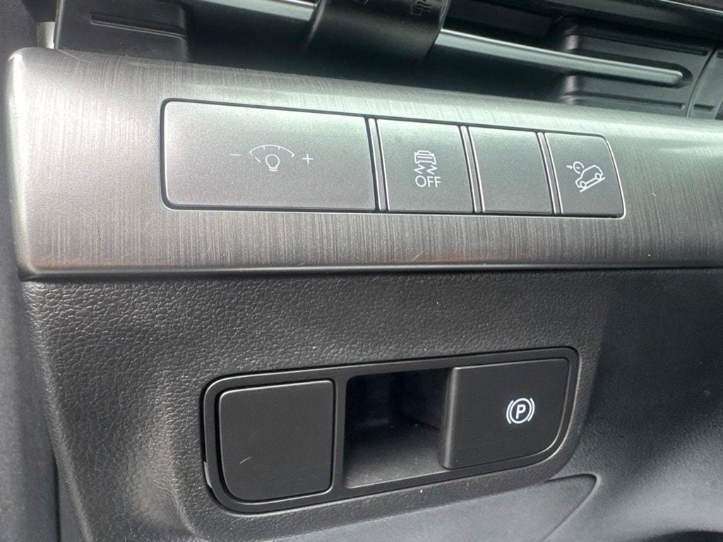 Used 2024 Hyundai Kona SEL AWD/4WD image 14