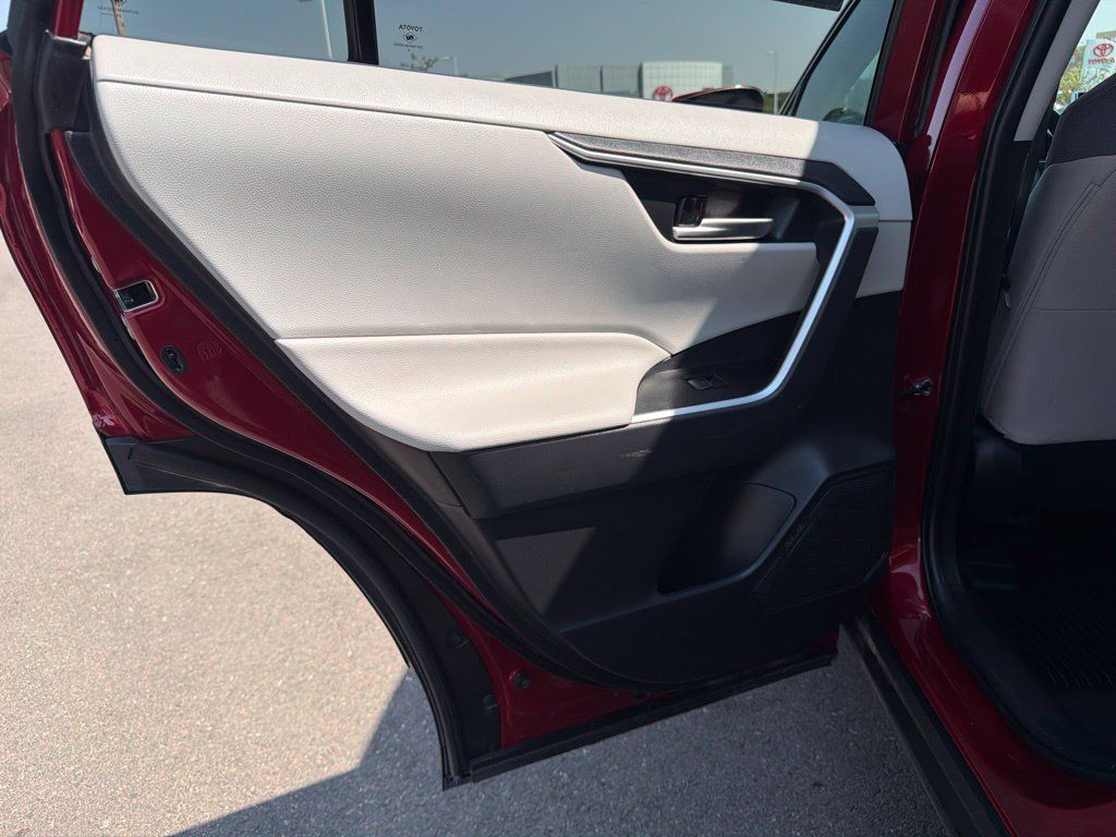 Used 2024 Toyota RAV4 XLE w/ Convenience Package AWD/4WD image 19