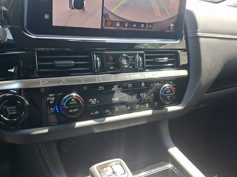New 2026 Nissan Pathfinder Platinum AWD/4WD image 9