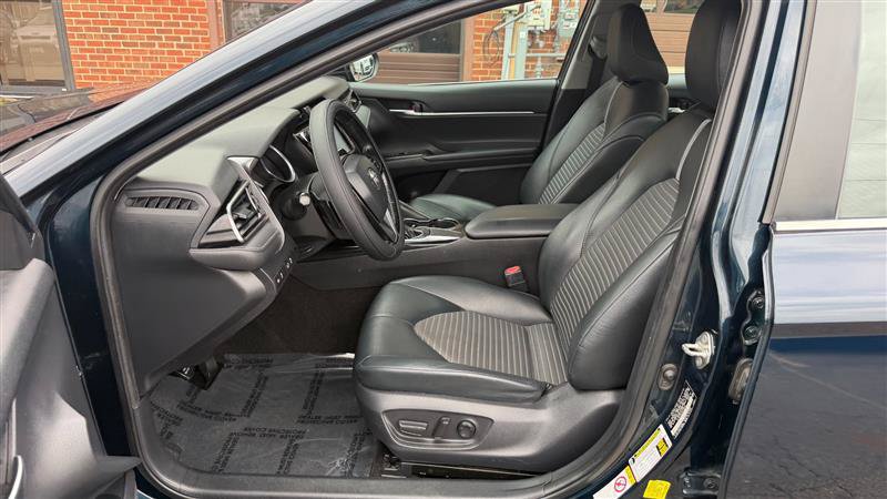 Used 2019 Toyota Camry SE FWD image 22
