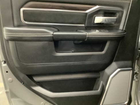 New 2026 RAM 2500 Laramie AWD/4WD image 24