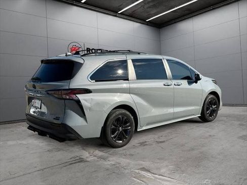 Certified 2024 Toyota Sienna XLE Woodland Edition AWD/4WD image 37
