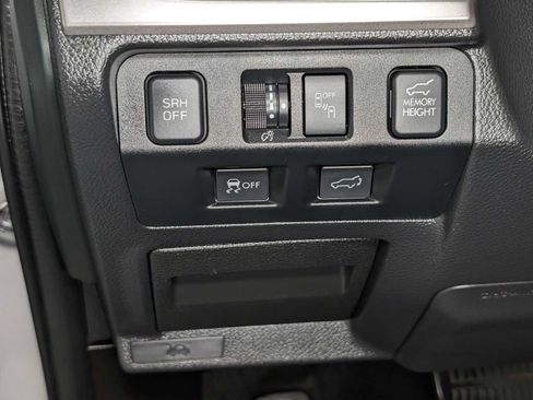Used 2017 Subaru Forester 2.5i Touring AWD/4WD image 37