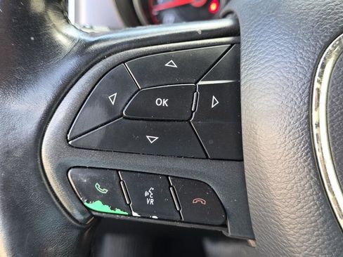 Used 2019 Dodge Charger SXT image 21