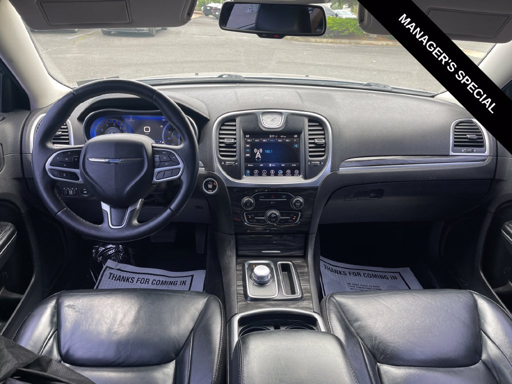 Used 2017 Chrysler 300 Limited RWD image 17