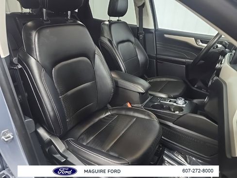 Used 2022 Ford Escape SEL w/ Technology Package image 15