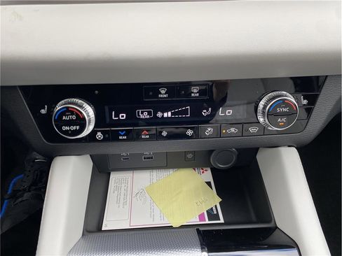 New 2025 Mitsubishi Outlander 4WD Plug-In Hybrid image 14