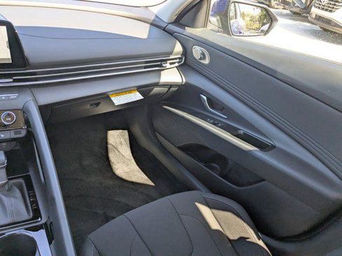 New 2025 Hyundai Elantra SEL FWD image 11