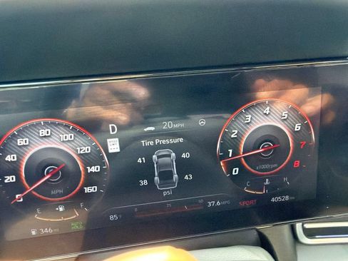 Used 2025 Hyundai Elantra SEL FWD image 41