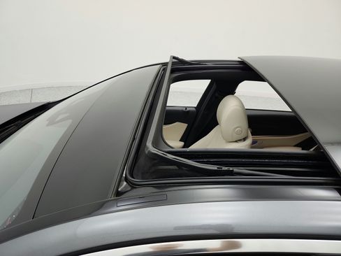 Used 2019 Mercedes-Benz E 300 image 24