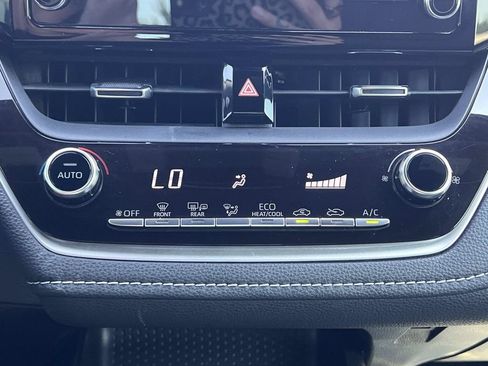 Used 2019 Toyota Corolla SE FWD image 37