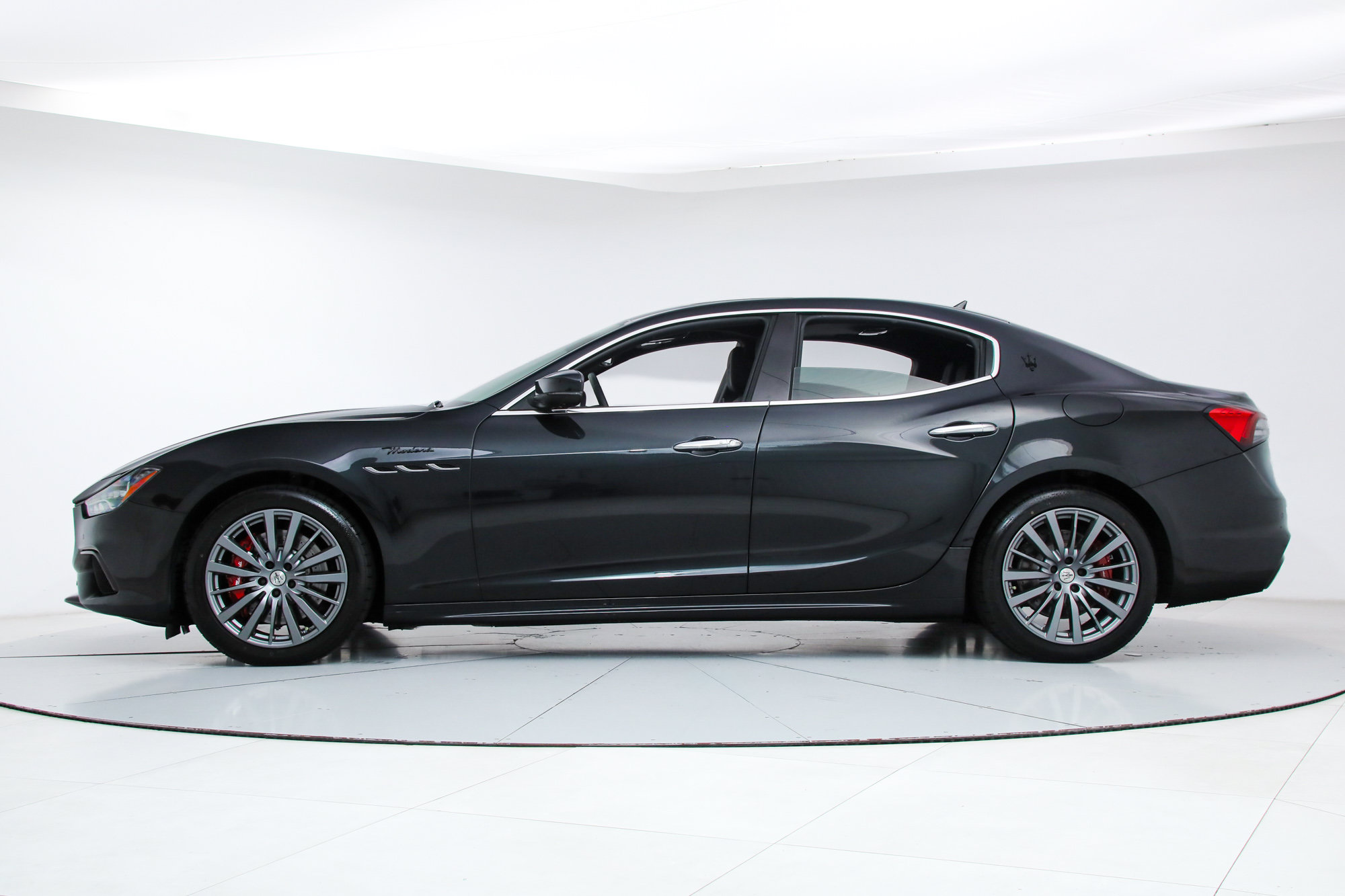 Certified 2022 Maserati Ghibli Modena RWD image 2