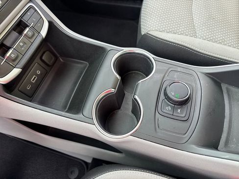Used 2022 GMC Terrain SLE FWD image 19
