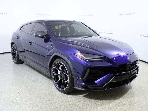 Used 2024 Lamborghini Urus Performante image 3