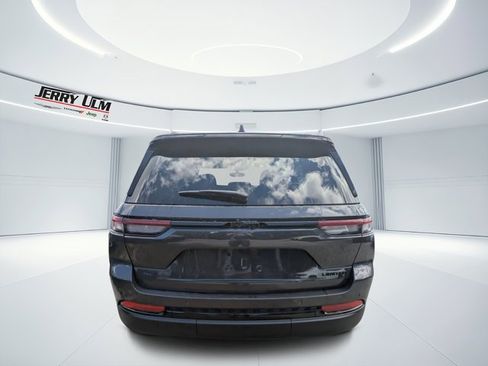 New 2025 Jeep Grand Cherokee Limited w/ Black Appearance Package image 4