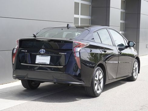 Used 2017 Toyota Prius Four Touring w/ Premium Convenience Package FWD image 2