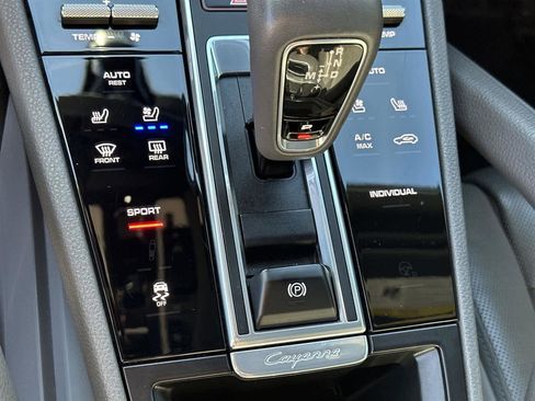 Used 2021 Porsche Cayenne image 26