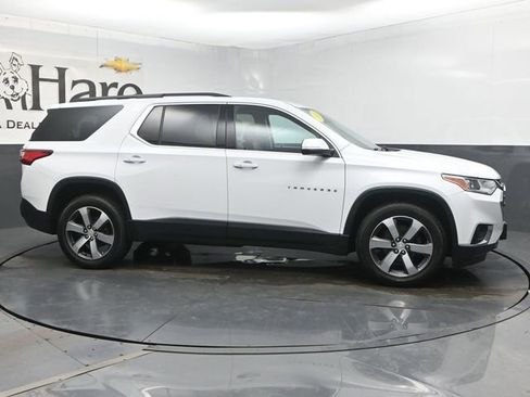Used 2021 Chevrolet Traverse LT w/ LT Premium Package AWD/4WD image 52