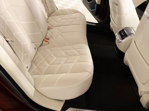 Used 2024 BMW 760i xDrive image 16