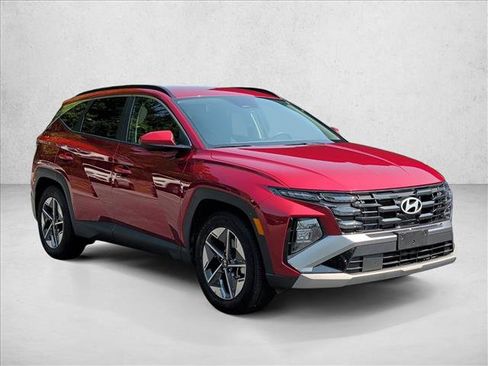 Used 2025 Hyundai Tucson SEL FWD image 3