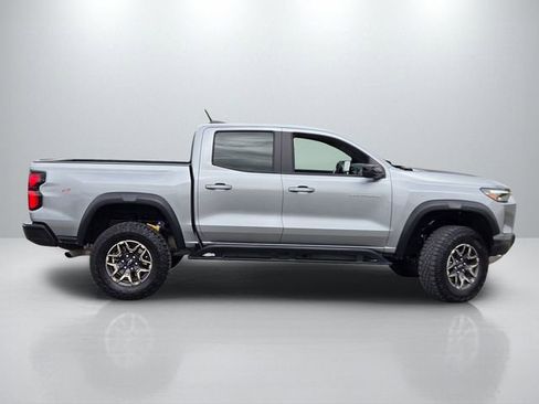 Used 2024 Chevrolet Colorado ZR2 AWD/4WD image 3