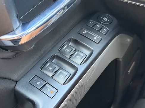 Used 2017 Chevrolet Silverado 1500 LTZ Z71 w/ LTZ Plus Package AWD/4WD image 18